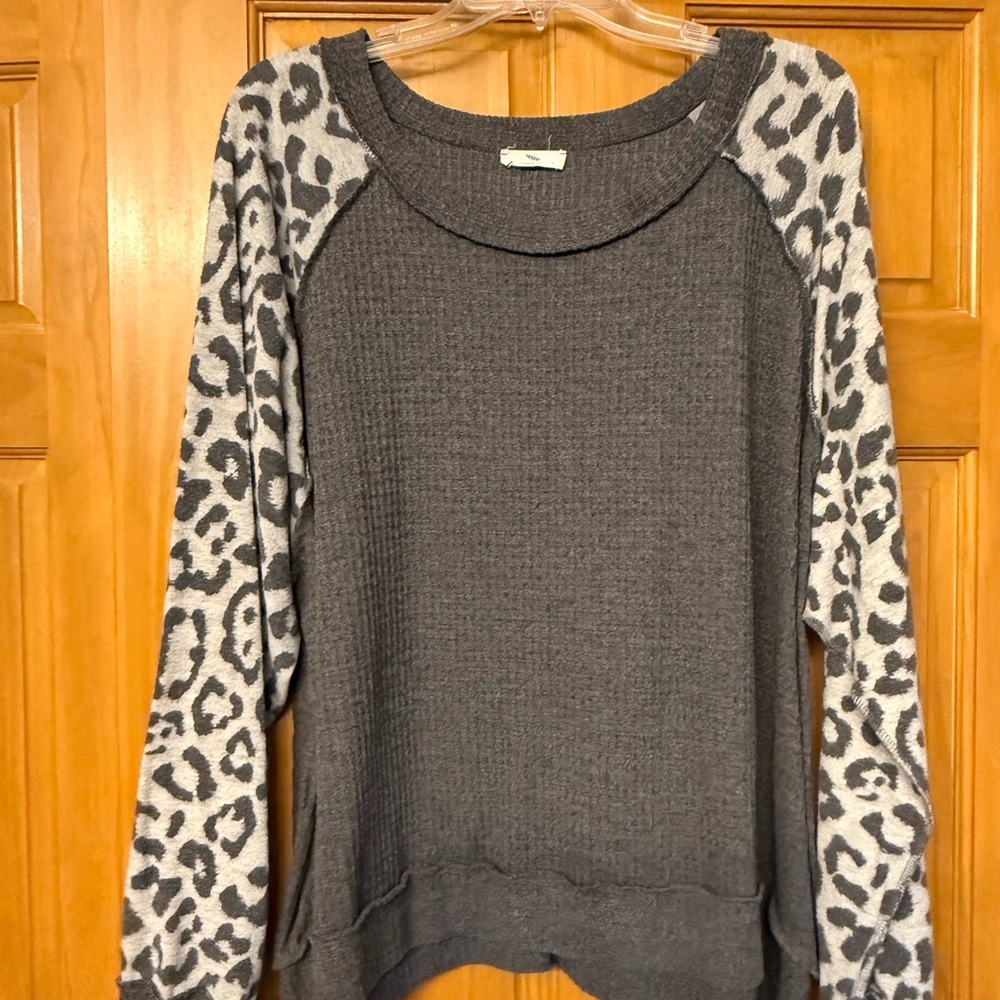 Hummingbird Dark Gray Textured Sweater